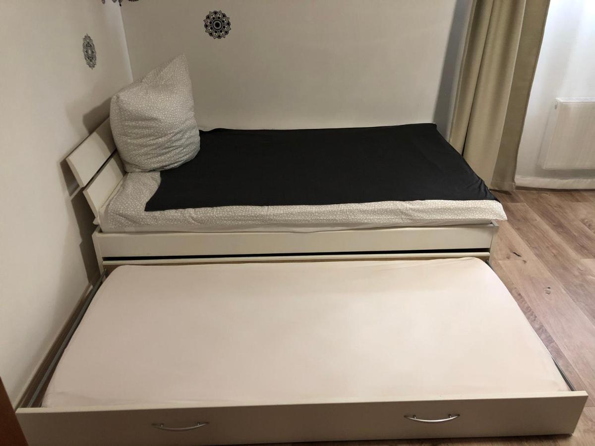 Großzügige Wohnung in Messenähe, Feenzian UG Friedrichshafen Exterior foto